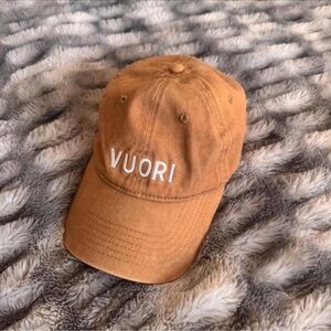 vuori baseball cap / hat 

brown / tan with white stiching 
l
